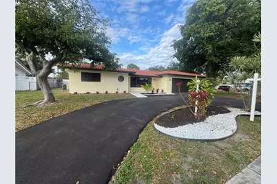 1109 SE 10th St, Deerfield Beach, FL 33441 - Photo 1