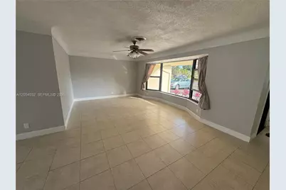 1109 SE 10th St, Deerfield Beach, FL 33441 - Photo 11