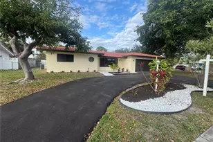 1109 SE 10th St, Deerfield Beach, FL 33441 - Photo 3