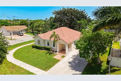 12971 SW 200th Ter, Miami, FL 33177 - Photo 37