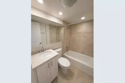 200 Berkley Rd #213, Hollywood, FL 33024 - Photo 9