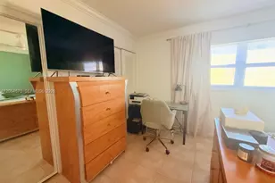 420 NE 12th Ave, Hallandale Beach, FL 33009 - Photo 5