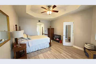 1247 NW 165th Ave, Pembroke Pines, FL 33028 - Photo 7