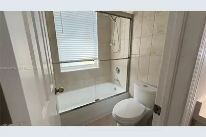 1247 NW 165th Ave, Pembroke Pines, FL 33028 - Photo 15
