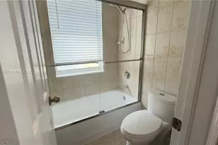 1247 NW 165th Ave, Pembroke Pines, FL 33028 - Photo 15