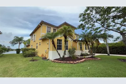 1247 NW 165th Ave, Pembroke Pines, FL 33028 - Photo 23