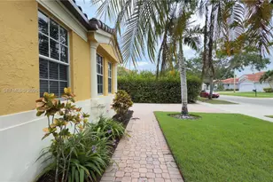 1247 NW 165th Ave, Pembroke Pines, FL 33028 - Photo 19