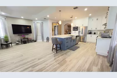 1247 NW 165th Ave, Pembroke Pines, FL 33028 - Photo 17