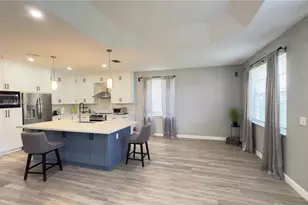 1247 NW 165th Ave, Pembroke Pines, FL 33028 - Photo 3