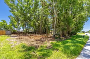 2801 SE Leigh Ave, Port Saint Lucie, FL 34952 - Photo 3