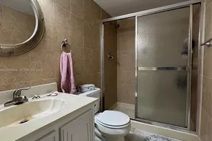 1000 Parkview Dr, Hallandale Beach, FL 33009 - Photo 7