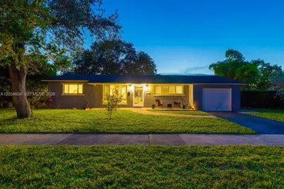 312 N Luna Ct, Hollywood, FL 33021 - Photo 1