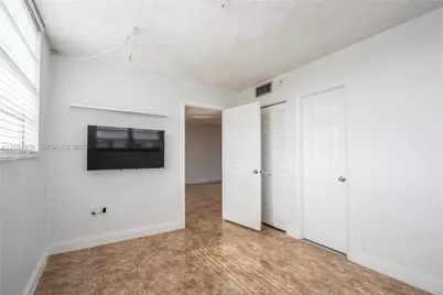 7850 Byron Ave #207, Miami Beach, FL 33141 - Photo 13