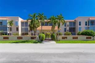 331 SW 8th St, Boca Raton, FL 33432 - Photo 1