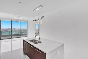 900 Biscayne Blvd, Miami, FL 33132 - Photo 9