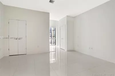 851 NE 1st Ave #504, Miami, FL 33132 - Photo 5