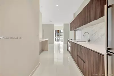 851 NE 1st Ave #504, Miami, FL 33132 - Photo 3