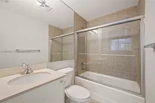 60 SW 13th St, Miami, FL 33130 - Photo 15