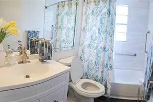 285 Fanshaw G, Boca Raton, FL 33434 - Photo 17