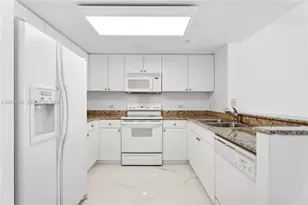 19501 W Country Club Dr, Aventura, FL 33180 - Photo 5
