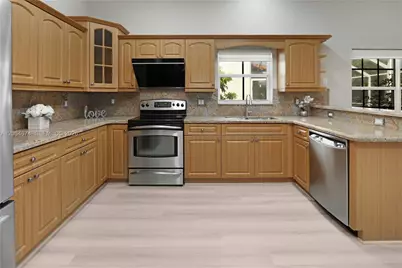4022 Pinewood Ln, Weston, FL 33331 - Photo 11