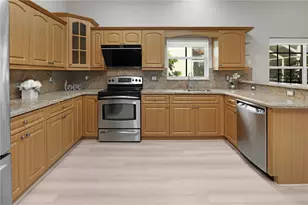 4022 Pinewood Ln, Weston, FL 33331 - Photo 11