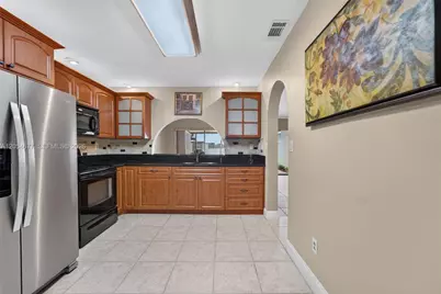 19113 NW 64th Ct, Hialeah, FL 33015 - Photo 21