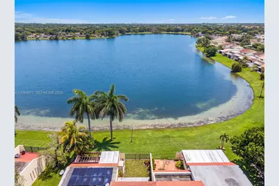 19113 NW 64th Ct, Hialeah, FL 33015 - Photo 5