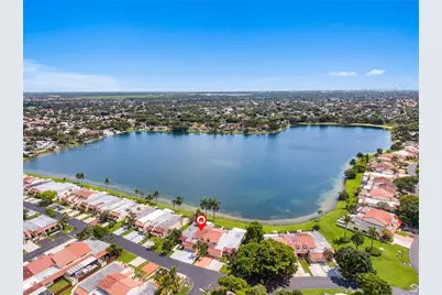 19113 NW 64th Ct, Hialeah, FL 33015 - Photo 9