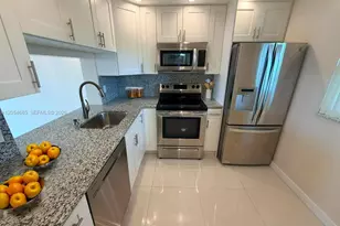 9440 Poinciana Pl, Davie, FL 33324 - Photo 3