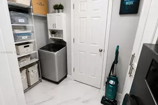 8641 NW 19th St, Pembroke Pines, FL 33024 - Photo 21