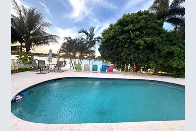 8641 NW 19th St, Pembroke Pines, FL 33024 - Photo 23