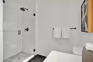 398 NE 5th St, Miami, FL 33132 - Photo 21