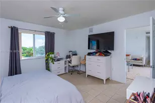 816 NW 11th St, Miami, FL 33136 - Photo 11
