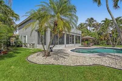 694 SW 168th Way, Pembroke Pines, FL 33027 - Photo 15