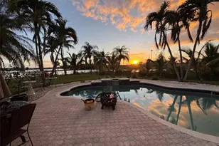 694 SW 168th Way, Pembroke Pines, FL 33027 - Photo 7