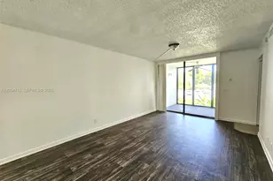 210 Lake Pointe Dr, Oakland Park, FL 33309 - Photo 5