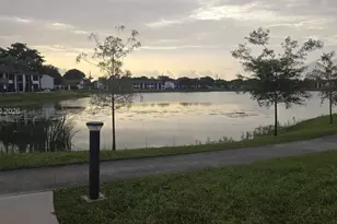 210 Lake Pointe Dr, Oakland Park, FL 33309 - Photo 31