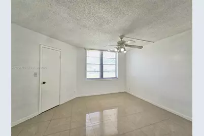 210 Lake Pointe Dr #209, Oakland Park, FL 33309 - Photo 11