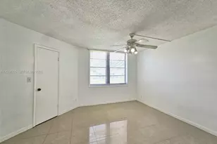 210 Lake Pointe Dr, Oakland Park, FL 33309 - Photo 11