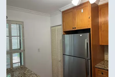 709 Curtiss Pkwy #11, Miami Springs, FL 33166 - Photo 11
