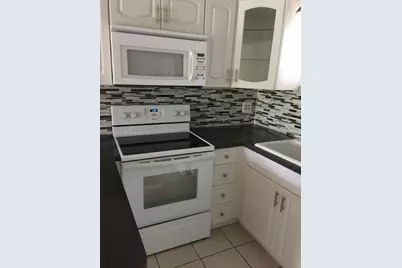 8290 Lake Dr #548, Doral, FL 33166 - Photo 3
