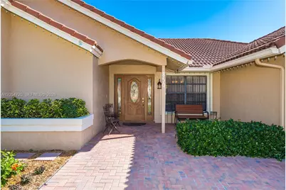 850 Amherst Ave, Davie, FL 33325 - Photo 3