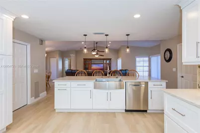 850 Amherst Ave, Davie, FL 33325 - Photo 13