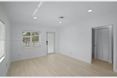 801 NW 105th St, Miami, FL 33150 - Photo 19