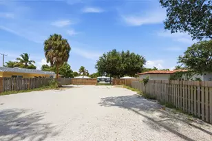 417 NE 11th Ave, Pompano Beach, FL 33060 - Photo 73