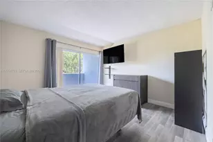 9365 Fontainebleau Blvd, Miami, FL 33172 - Photo 15