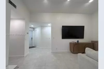 6308 NW 170th Ter, Hialeah, FL 33015 - Photo 5