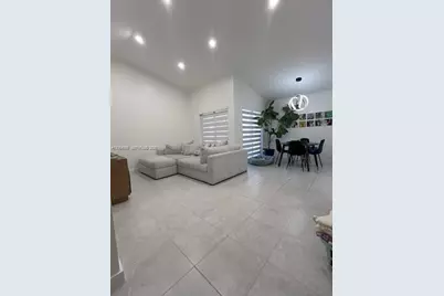 6308 NW 170th Ter, Hialeah, FL 33015 - Photo 7