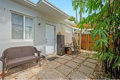 1024 SW 13th Ct, Miami, FL 33135 - Photo 13